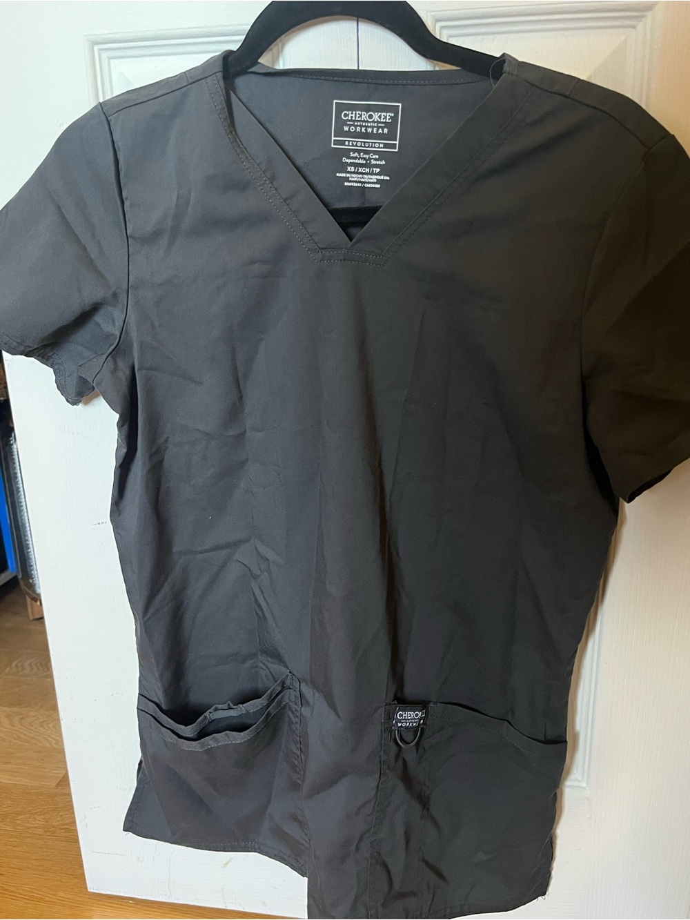 Cherokee Authentic Workwear Women’s Scrubs color Charcoal, Size Women’s X-Small